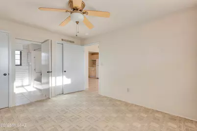 146 S Paseo Tierra #APT B, Green Valley, AZ 85614 - Photo 16