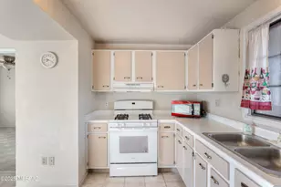 146 S Paseo Tierra, Green Valley, AZ 85614 - Photo 12