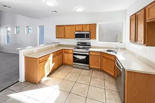 107 W Camino Rancho Lucido, Sahuarita, AZ 85629 - Photo 2