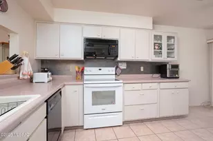 832 W Calle Del Regalo, Green Valley, AZ 85614 - Photo 4