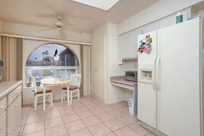 832 W Calle Del Regalo, Green Valley, AZ 85614 - Photo 6