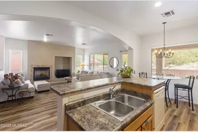 2057 W Acacia Bluffs Drive, Green Valley, AZ 85622 - Photo 8