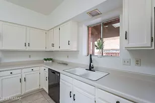 1594 W Calle Hacienda, Green Valley, AZ 85622 - Photo 12