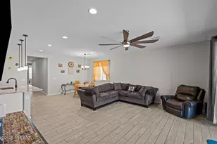 7733 S Crested Spring Dr, Tucson, AZ 85757 - Photo 10