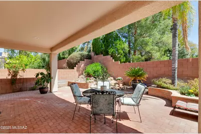 11092 N Eagle Crest Drive, Tucson, AZ 85737 - Photo 1