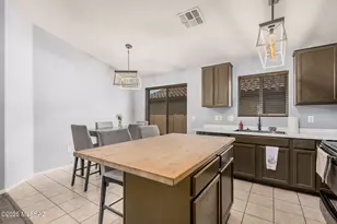 758 W Calle Ormino, Sahuarita, AZ 85629 - Photo 10