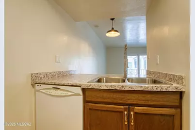 1600 N Wilmot Road #UNIT 327, Tucson, AZ 85712 - Photo 6