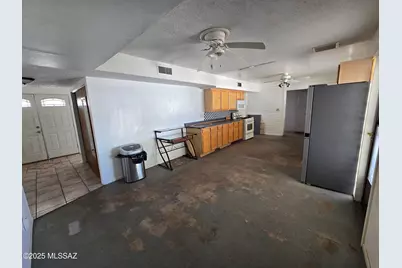 8401 E Kenyon Drive, Tucson, AZ 85710 - Photo 6