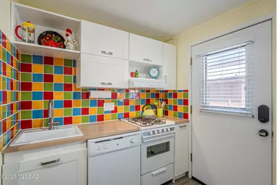 387 S Paseo Quinta #D, Green Valley, AZ 85614 - Photo 10