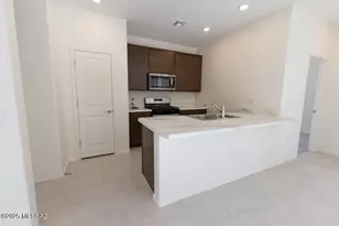 4699 S Verdin Vly Dr, Tucson, AZ 85730 - Photo 2