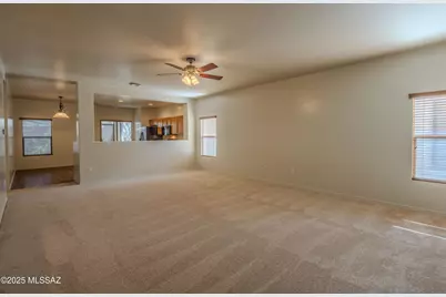 785 W Calle Valenciana, Sahuarita, AZ 85629 - Photo 6