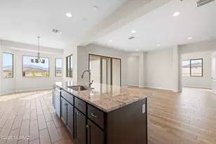 878 N Astronomer Ln, Green Valley, AZ 85614 - Photo 6