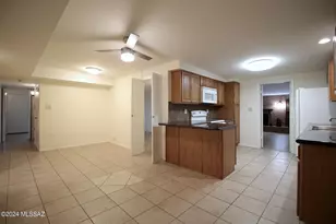 8133 E Colette Pl, Tucson, AZ 85710 - Photo 28