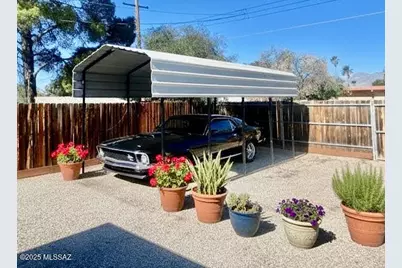 8133 E Colette Place, Tucson, AZ 85710 - Photo 6