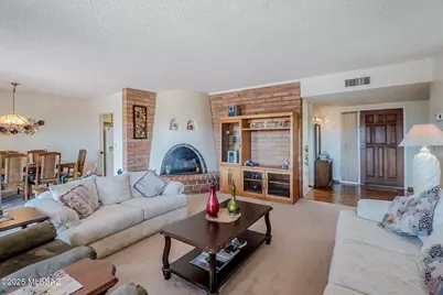 723 S Los Zafiros, Green Valley, AZ 85614 - Photo 8