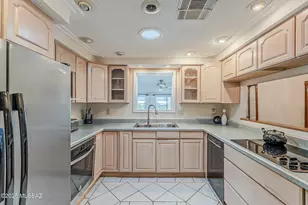 272 W Cumaro Dr, Green Valley, AZ 85614 - Photo 10