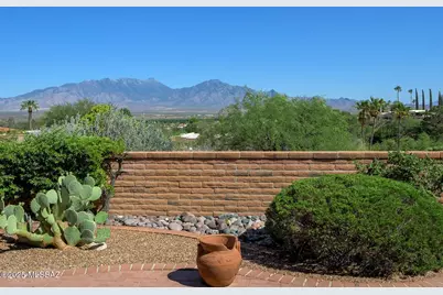 1013 W Desert Hills Drive, Green Valley, AZ 85622 - Photo 1