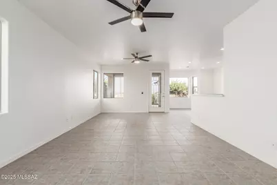 692 N Cedar Bend Avenue, Green Valley, AZ 85614 - Photo 6