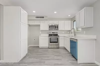 7735 E Basswood Place, Tucson, AZ 85730 - Photo 10