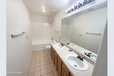5007 W Hurston Drive, Tucson, AZ 85742 - Photo 18