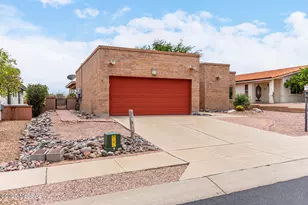 731 W Rio Moctezuma, Green Valley, AZ 85614 - Photo 2