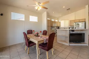 1942 W Amblemorn Dr, Green Valley, AZ 85622 - Photo 10