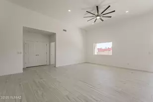 121 W Calle Escudilla, Green Valley, AZ 85614 - Photo 10