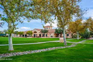 7541 W Wandering Coyote Dr, Tucson, AZ 85743 - Photo 32