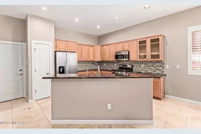 8133 N High Branch Drive, Tucson, AZ 85743 - Photo 10