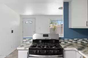 4041 N Kim Pl, Tucson, AZ 85705 - Photo 10