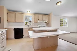 1074 N White Oak Pl, Oracle, AZ 85623 - Photo 14