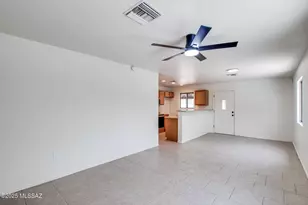 9305 S Vicki Dr, Tucson, AZ 85736 - Photo 8