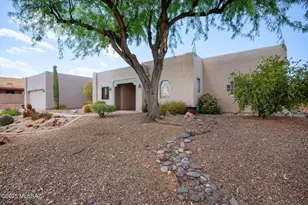 1044 W Camino del Desierto, Green Valley, AZ 85614 - Photo 2