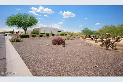 1044 W Camino Del Desierto, Green Valley, AZ 85614 - Photo 4
