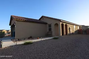 7976 S Golden Bell Dr, Tucson, AZ 85747 - Photo 2
