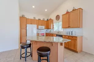 1916 E Cliff Swallow Trail, Green Valley, AZ 85614 - Photo 10