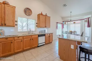 1916 E Cliff Swallow Trail, Green Valley, AZ 85614 - Photo 12