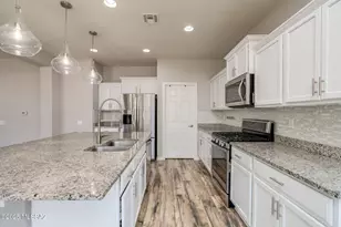 10733 E Winter Gold Dr, Tucson, AZ 85747 - Photo 16