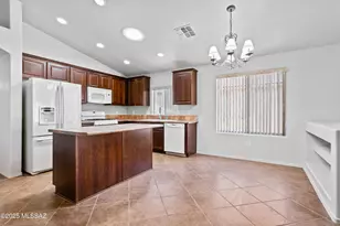 12672 N Golden Jubilee Dr, Marana, AZ 85653 - Photo 14