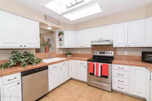 6759 E Hawk Dr, Tucson, AZ 85730 - Photo 22