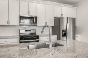 9816 N Solstice Ave, Tucson, AZ 85743 - Photo 2