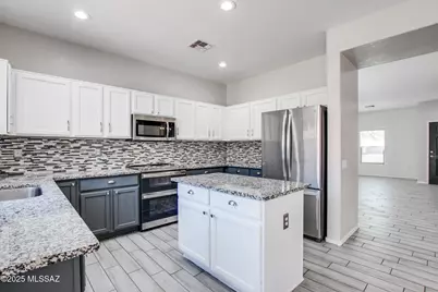 432 W Calle Sombra Linda, Sahuarita, AZ 85629 - Photo 4