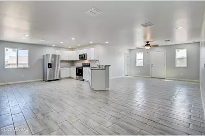 179 S Montgomery Avenue, Corona de Tucson, AZ 85641 - Photo 2