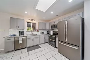 2201 E La Madera Dr, Tucson, AZ 85719 - Photo 6