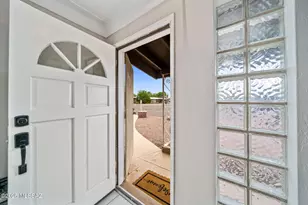 2201 E La Madera Dr, Tucson, AZ 85719 - Photo 12