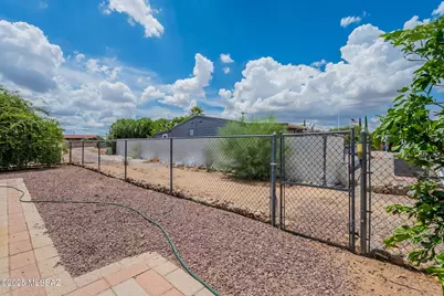 240 W Cumaro Drive, Green Valley, AZ 85614 - Photo 38