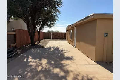 13454 N Adonis Road, Marana, AZ 85658 - Photo 8
