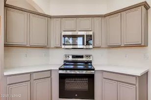 656 W Rio Moctezuma, Green Valley, AZ 85614 - Photo 6