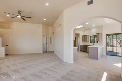 656 W Rio Moctezuma, Green Valley, AZ 85614 - Photo 10