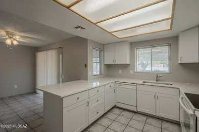 653 N Avenida Tortuga, Green Valley, AZ 85614 - Photo 16